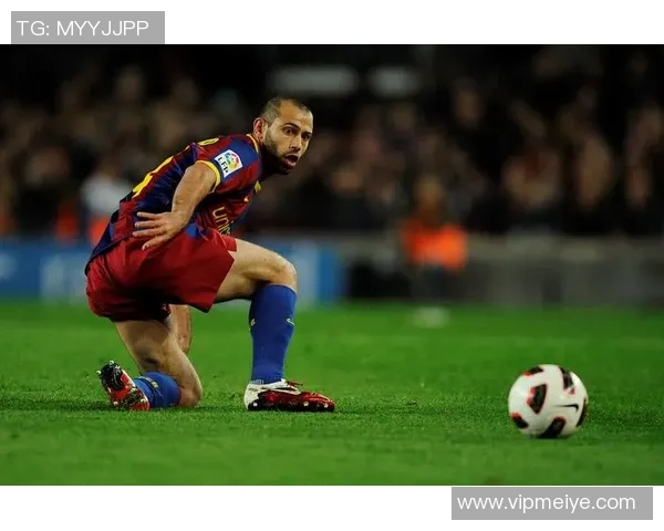 足球球星不断突破自我步步高升的成长之路与奋斗精神分析